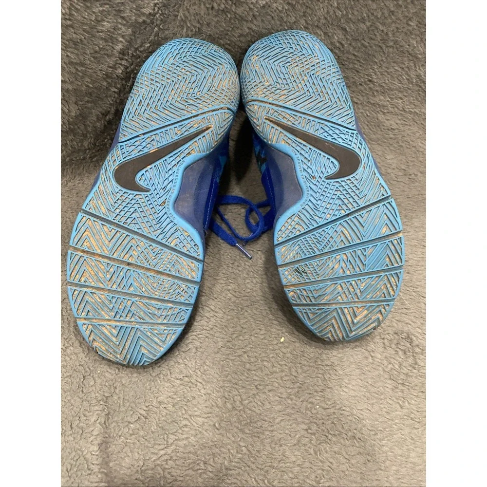 Nike Team Hustle D 8 Royal Blue Black Basketball Shoes Youth Size 6.5